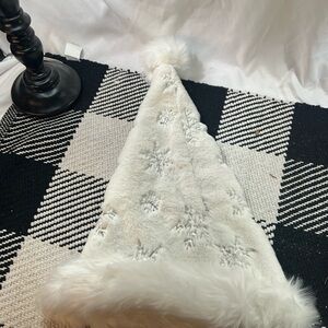 White Faux Fur Holiday Tree Skirt
